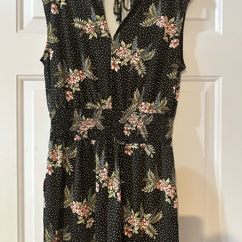 Cabi Runaround Black Floral Polka Dot Romper. Size Medium. - Picture 8 of 9